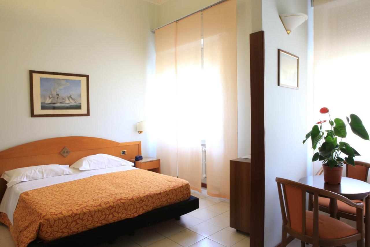 Hotel Calabresi Сан-Бенедетто-дель-Тронто Экстерьер фото
